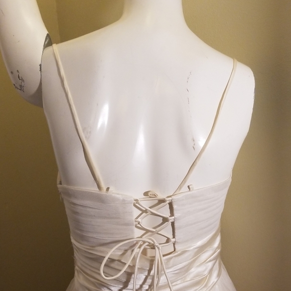 Dress - Picture 6 of 7